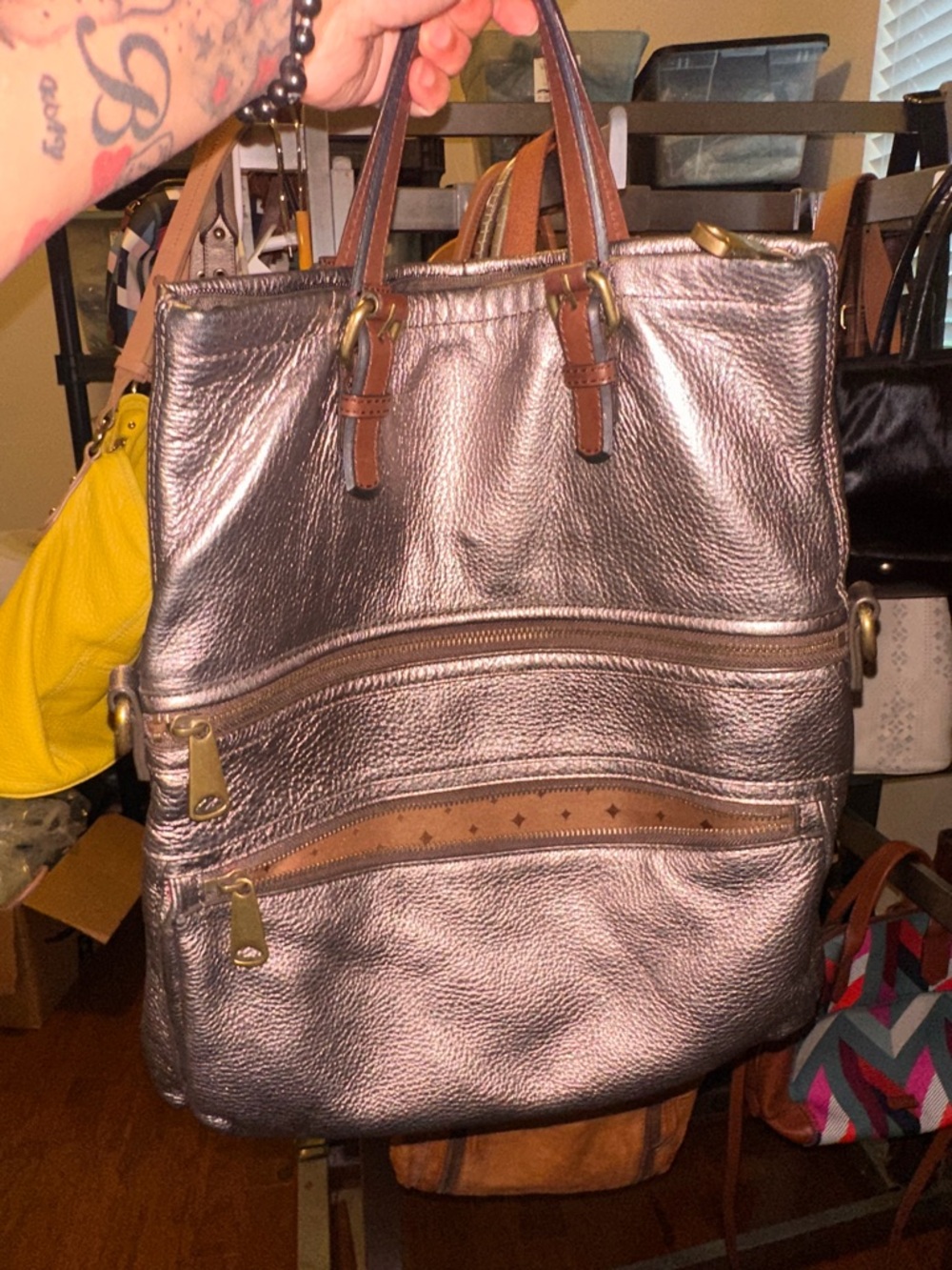 CLOSE OUT SALE FOSSIL Explorer Tote Metallic